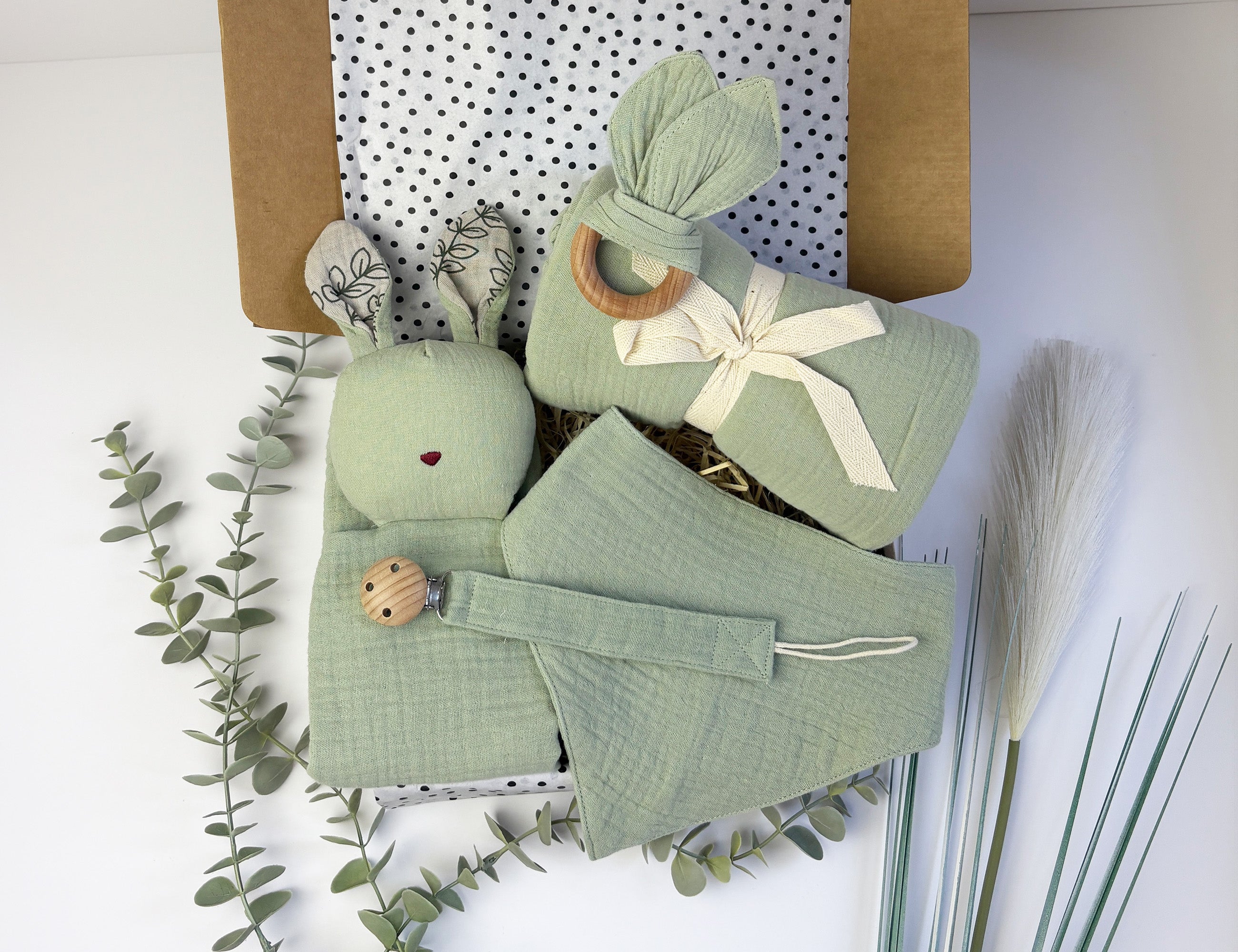 Green 5 piece luxury baby gift set in gift box with bow - 1