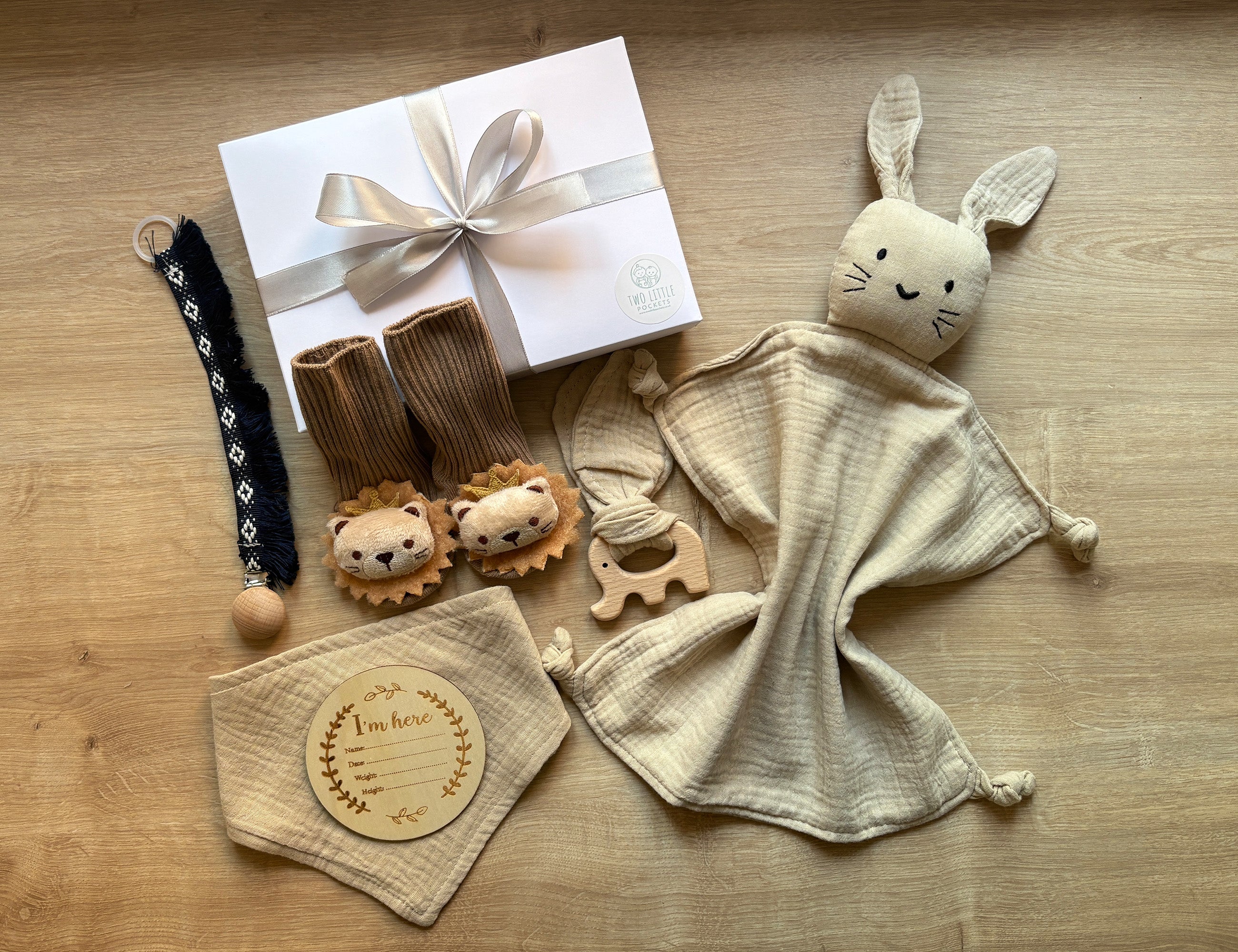 Cream Baby gift set with name personalisation - With gift box and bow
