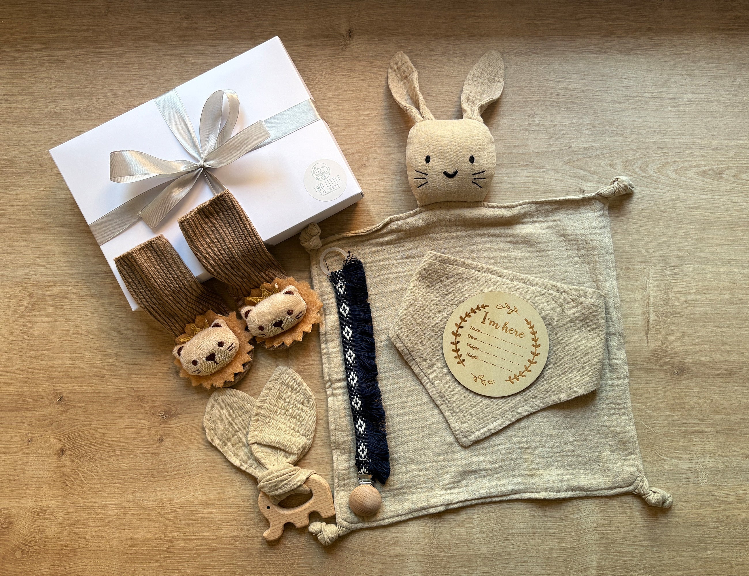 Cream Baby gift set with name personalisation - With gift box and bow 2