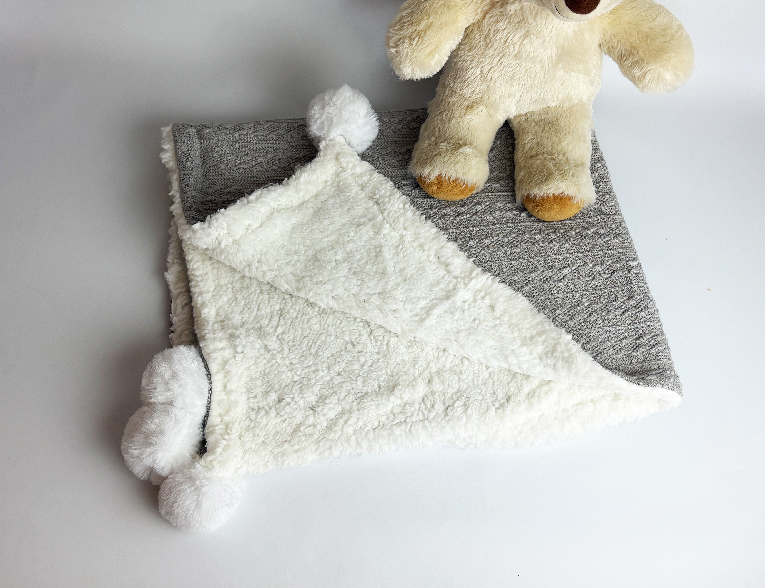 Grey baby blanket with name personalisation 2