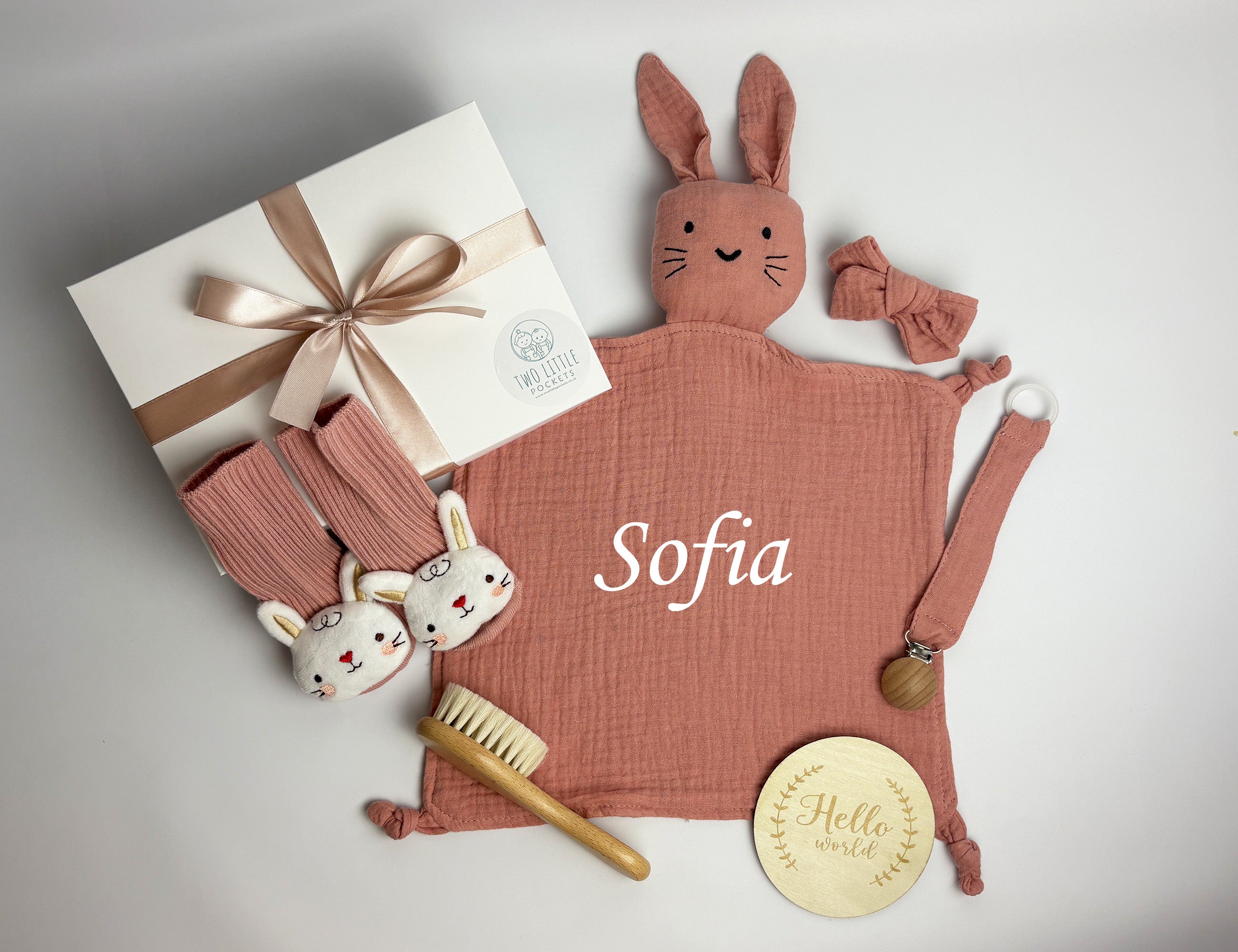 Blush pink Baby gift set with name personalisation - With gift box and bow 2