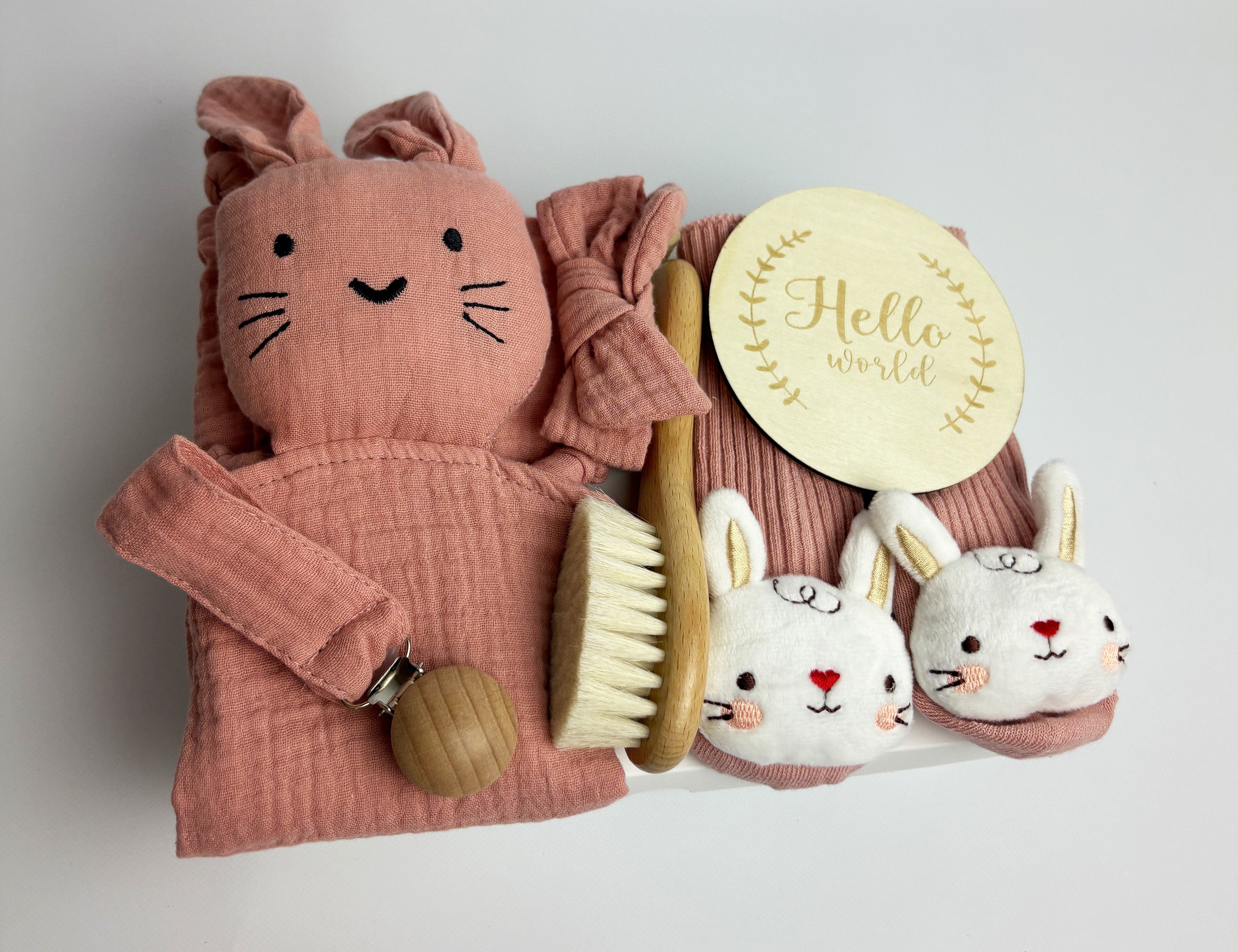 Blush pink Baby gift set with name personalisation - With gift box and bow 3