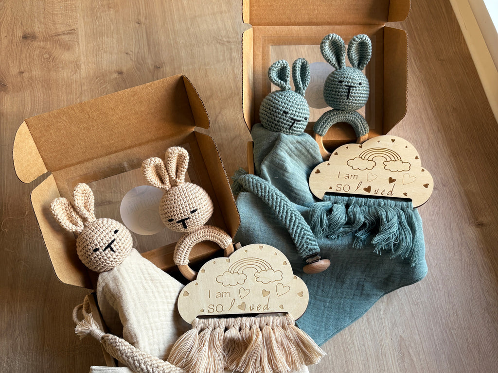 Green 5 piece baby gift set. Baby shower present in gift box - 3