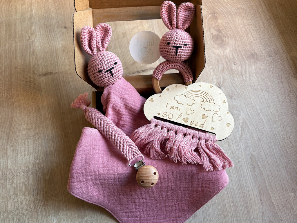 Pink 5 piece baby gift set. Baby shower present in gift box - 1