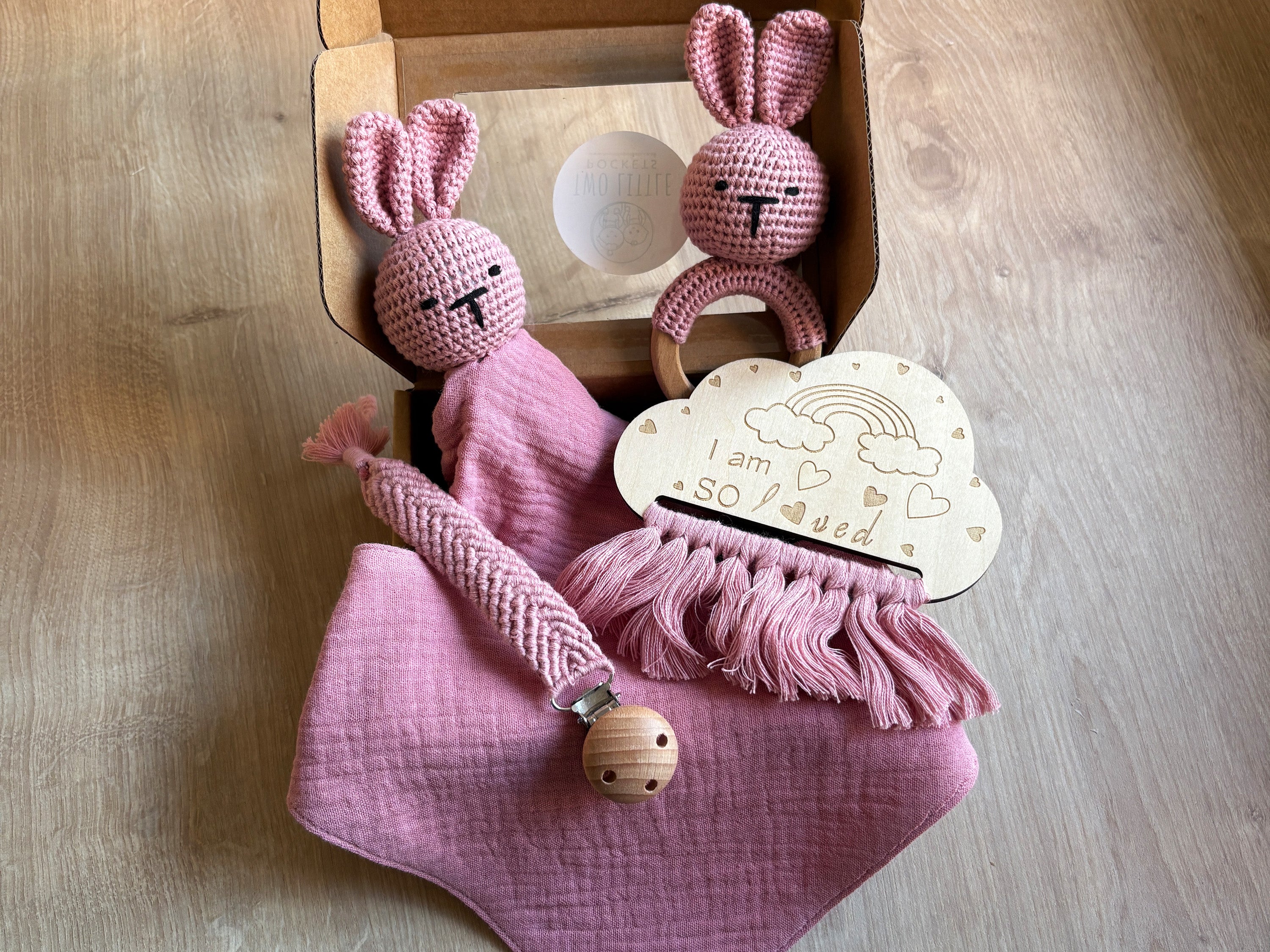 Pink 5 piece baby gift set. Baby shower present in gift box - 1